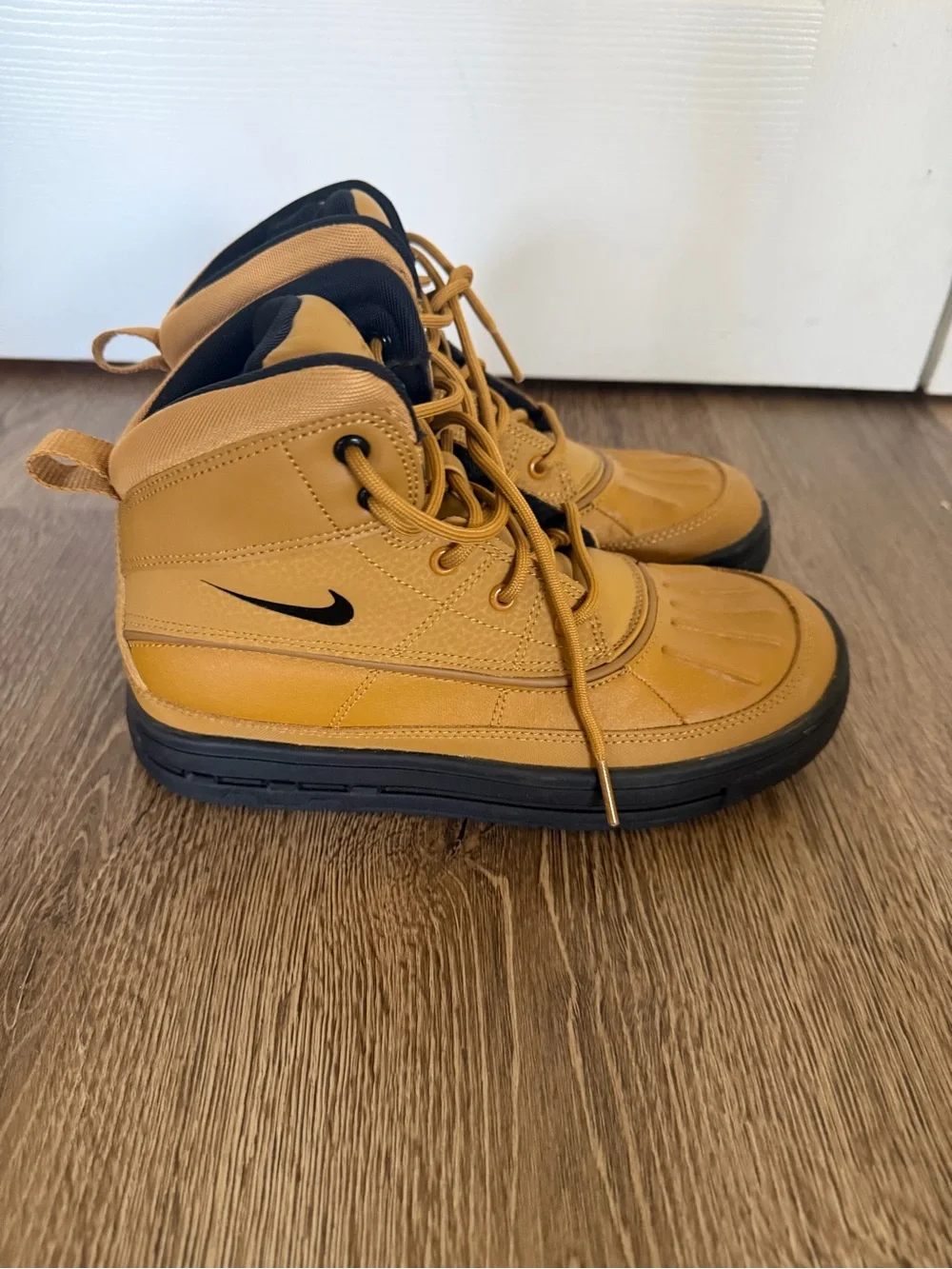 Nike Kids Tan Lace-Up Winter Boots with Black Soles